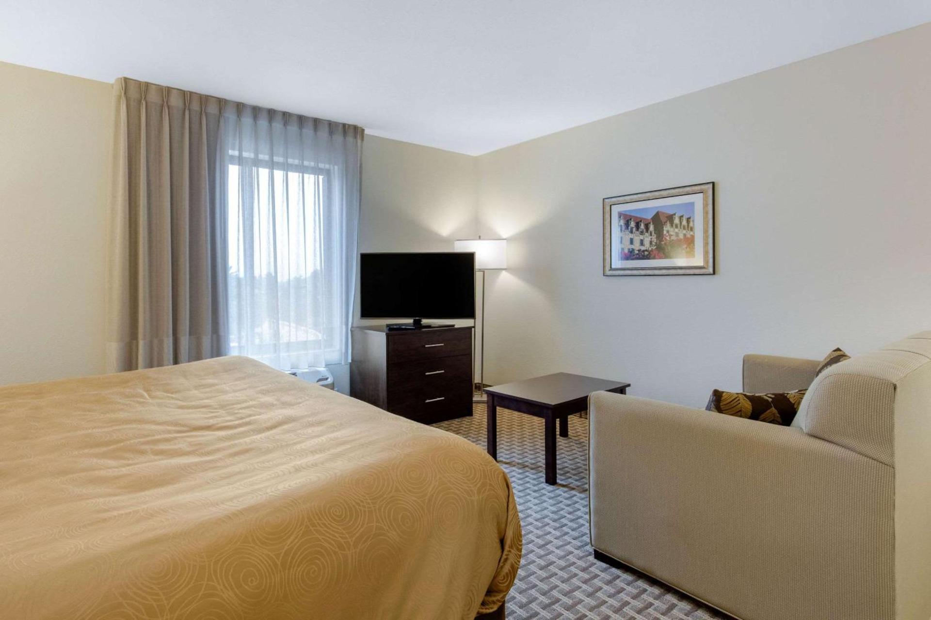 MainStay Suites St Louis Airport photo 8