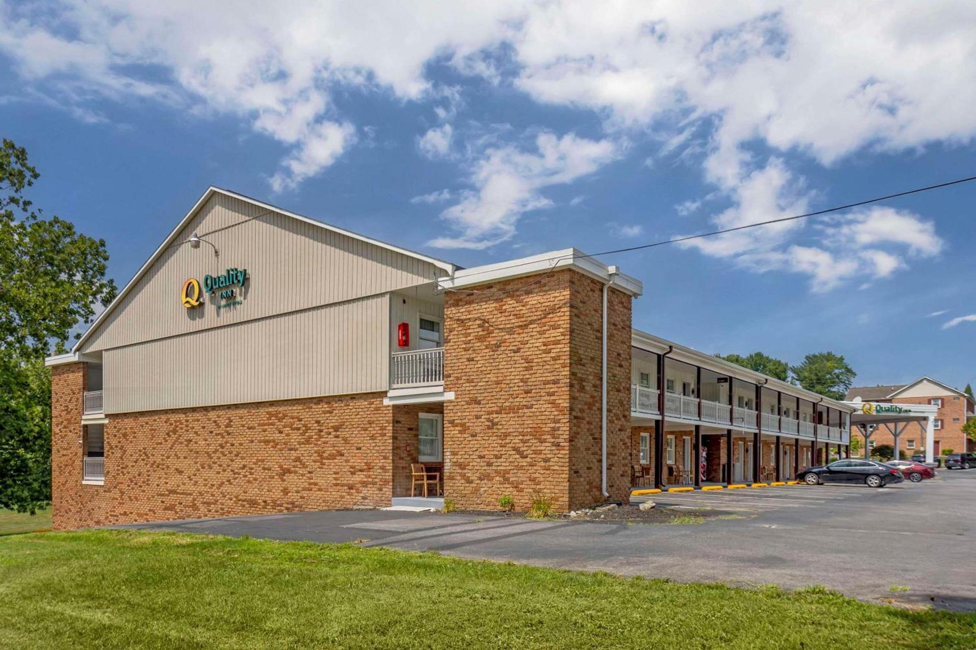 Quality Inn Smoketown - Lancaster Area photo 2