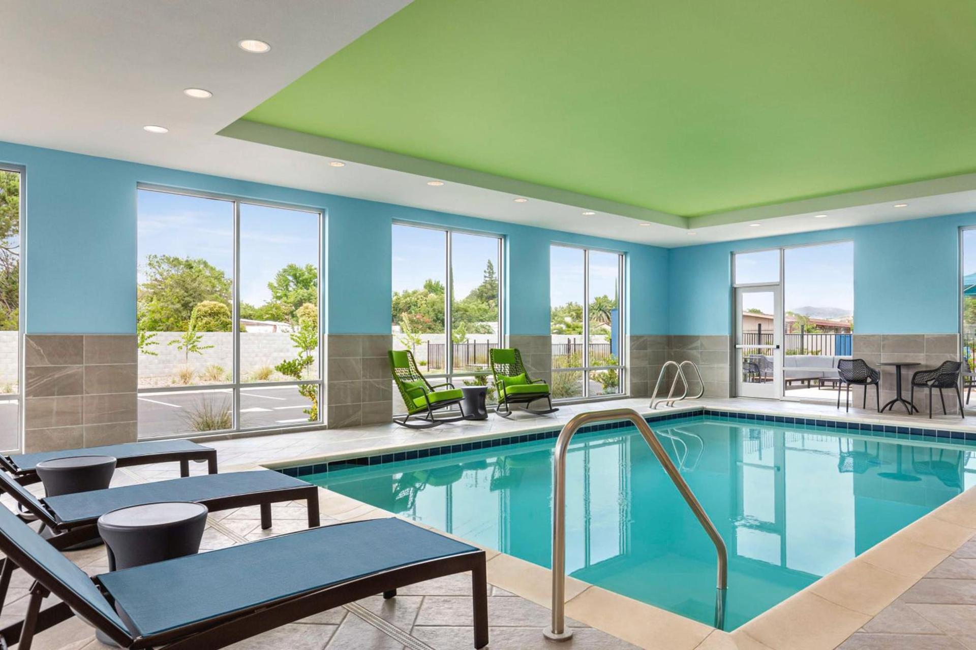 Hampton Inn & Suites Oroville photo 8