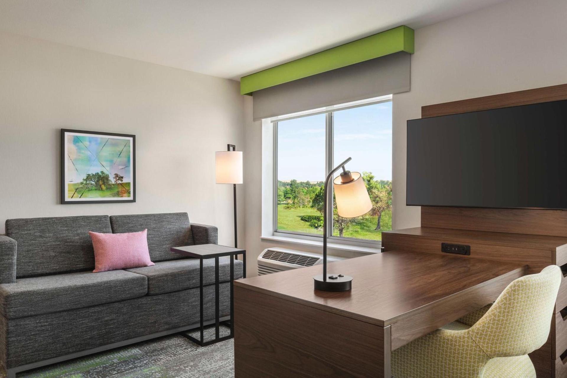 Hampton Inn & Suites Oroville photo 17