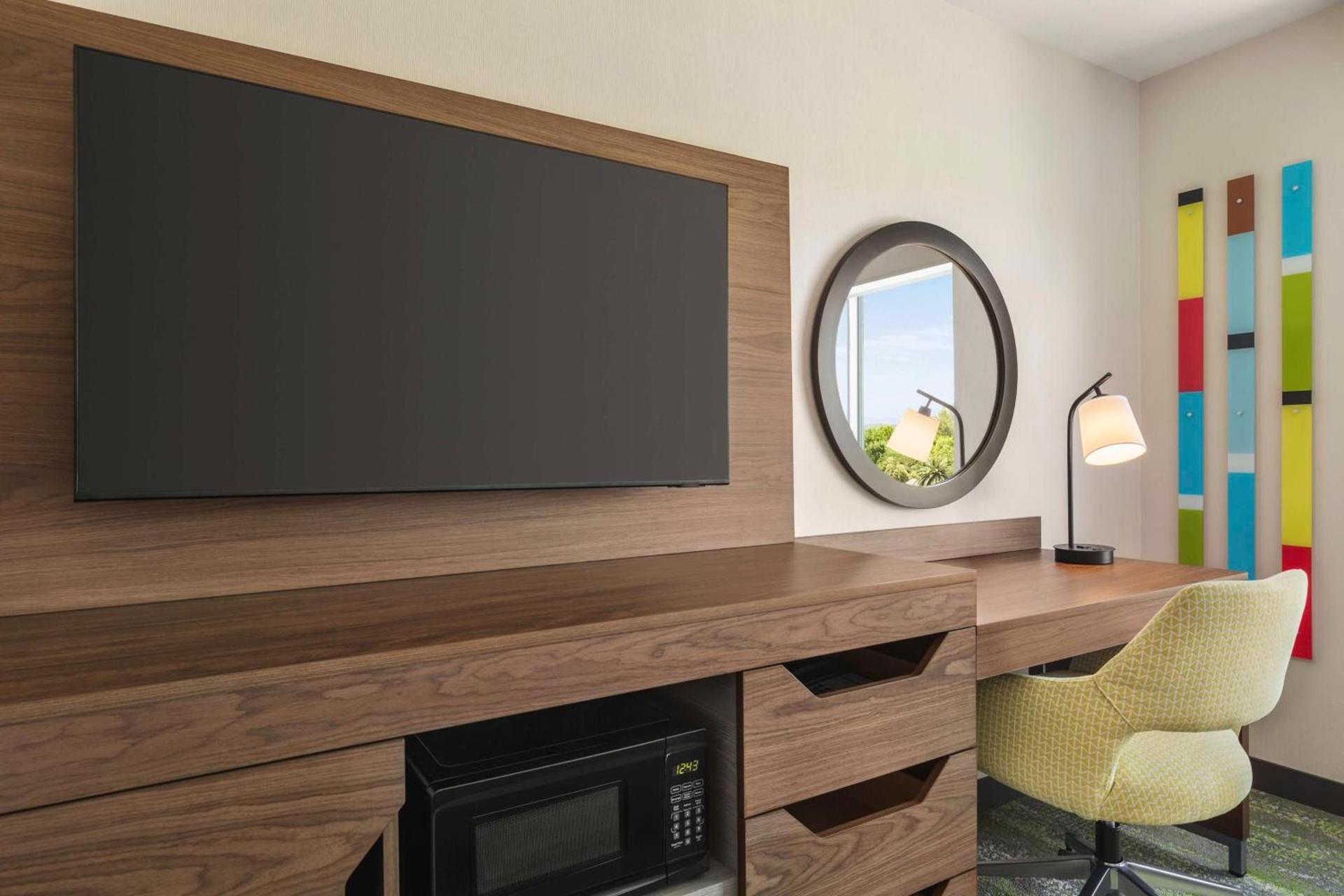 Hampton Inn & Suites Oroville photo 24