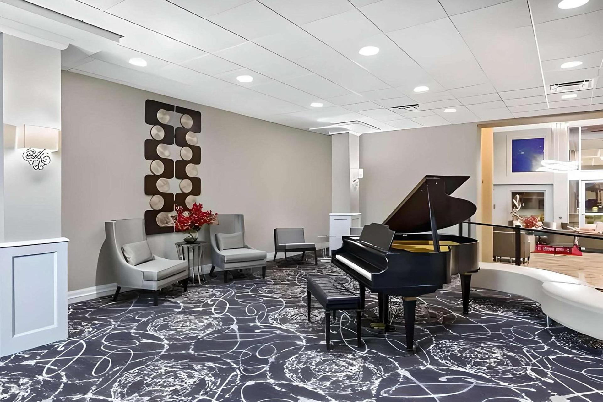Clarion Inn Des Moines Airport photo 3