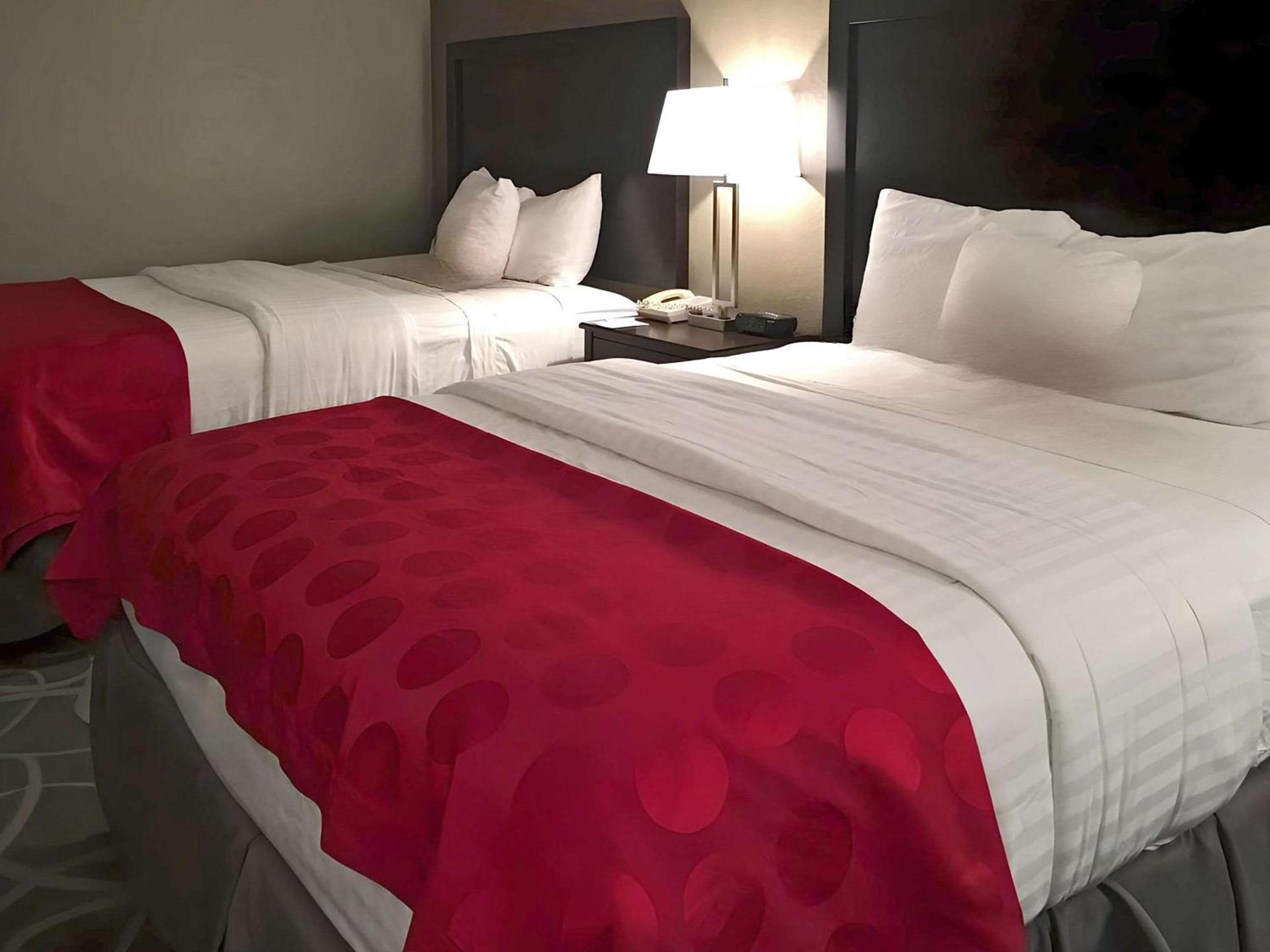 Clarion Inn Des Moines Airport photo 5