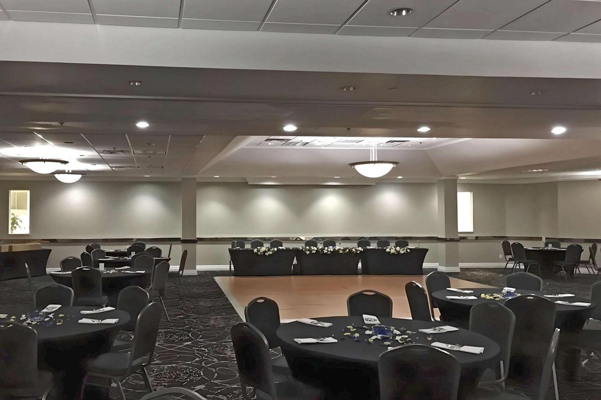 Clarion Inn Des Moines Airport photo 11
