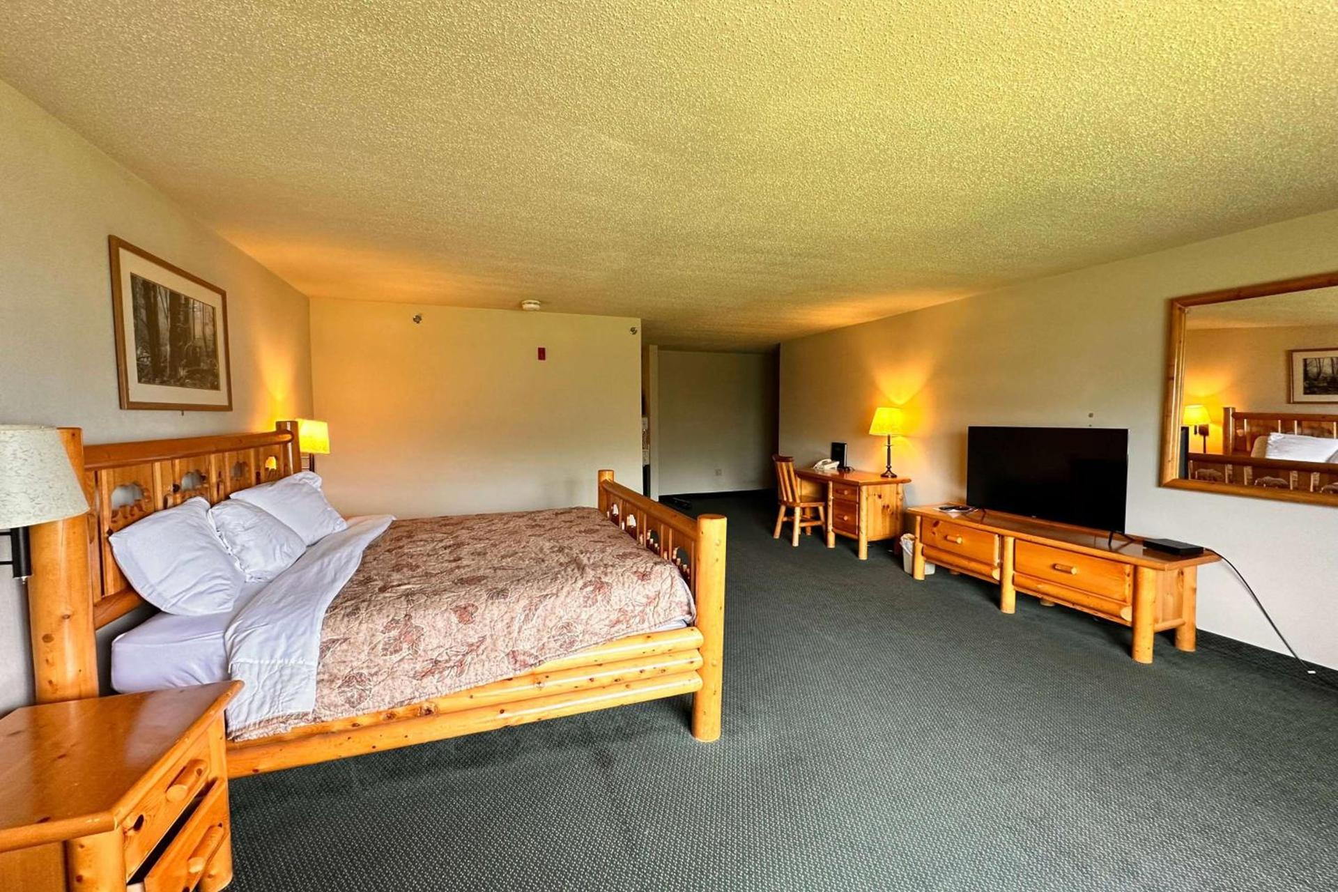Shell Lake Lodge, a Travelodge by Wyndham photo 30