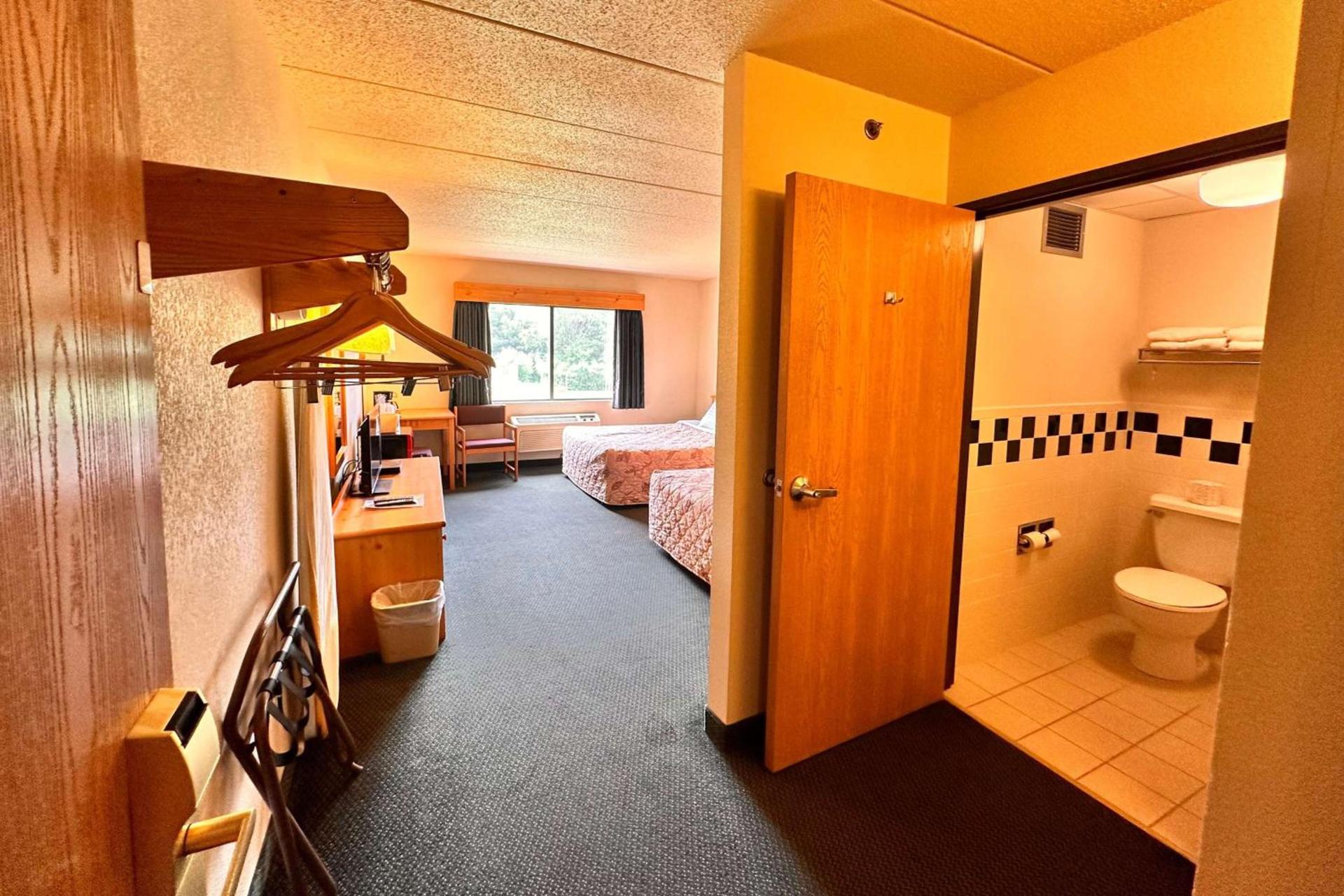 Shell Lake Lodge, a Travelodge by Wyndham photo 31