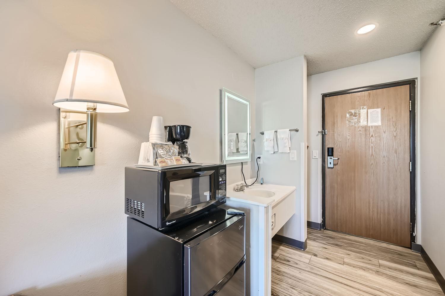 Travelodge by Wyndham Longmont photo 56