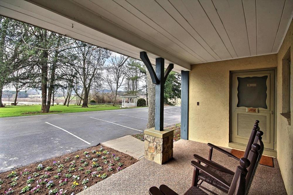 The Dillard House photo 2