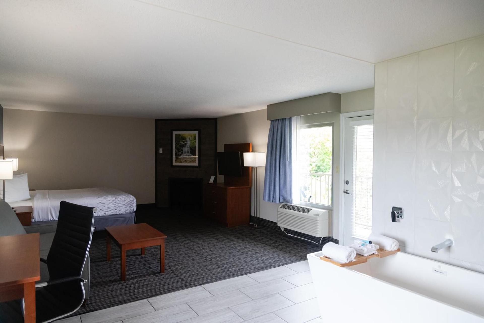 Twin Mountain Inn & Suites photo 81