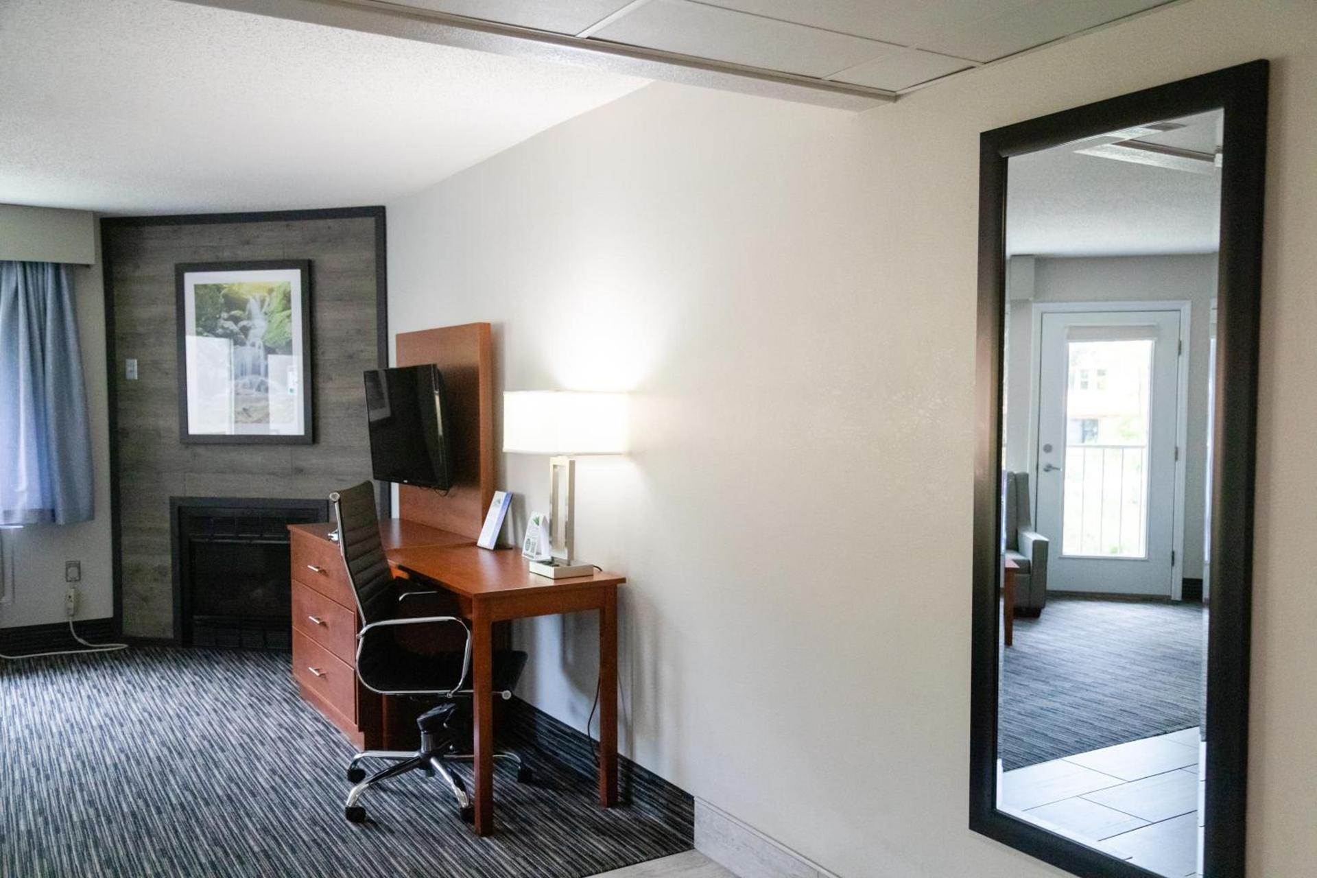 Twin Mountain Inn & Suites photo 100