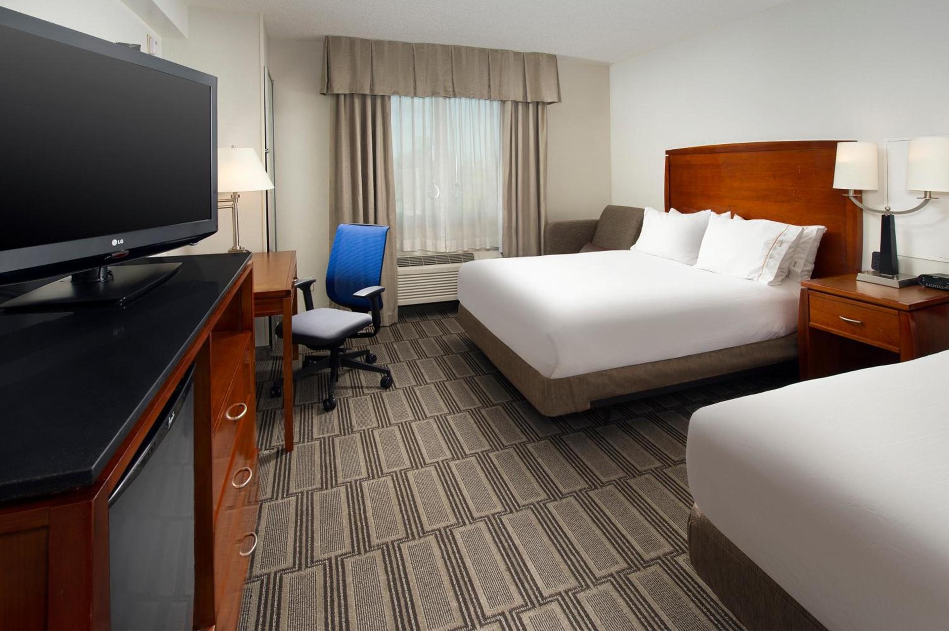 Holiday Inn Express Baltimore at the Stadiums by IHG photo 8