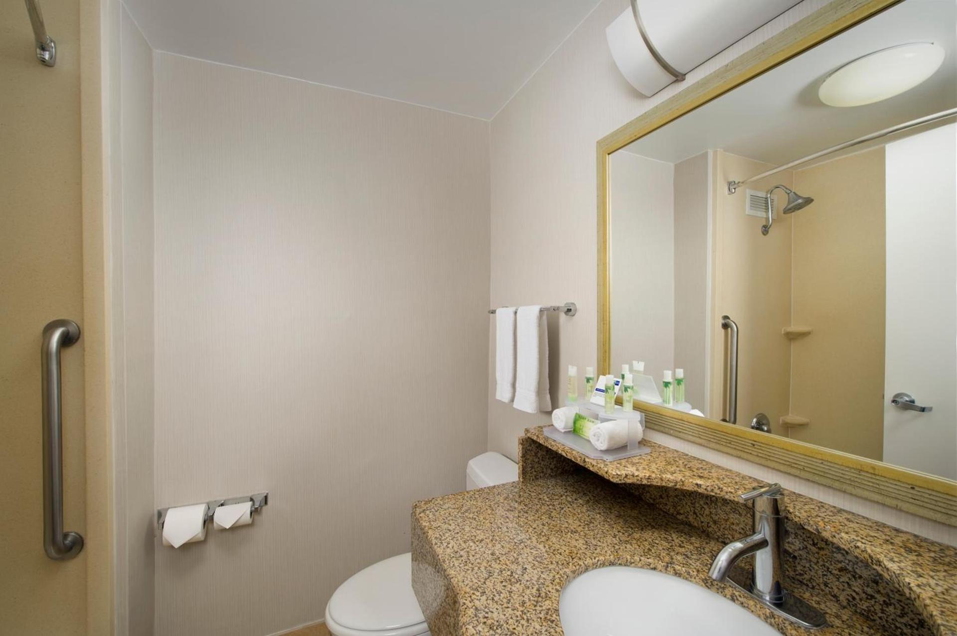 Holiday Inn Express Baltimore at the Stadiums by IHG photo 6