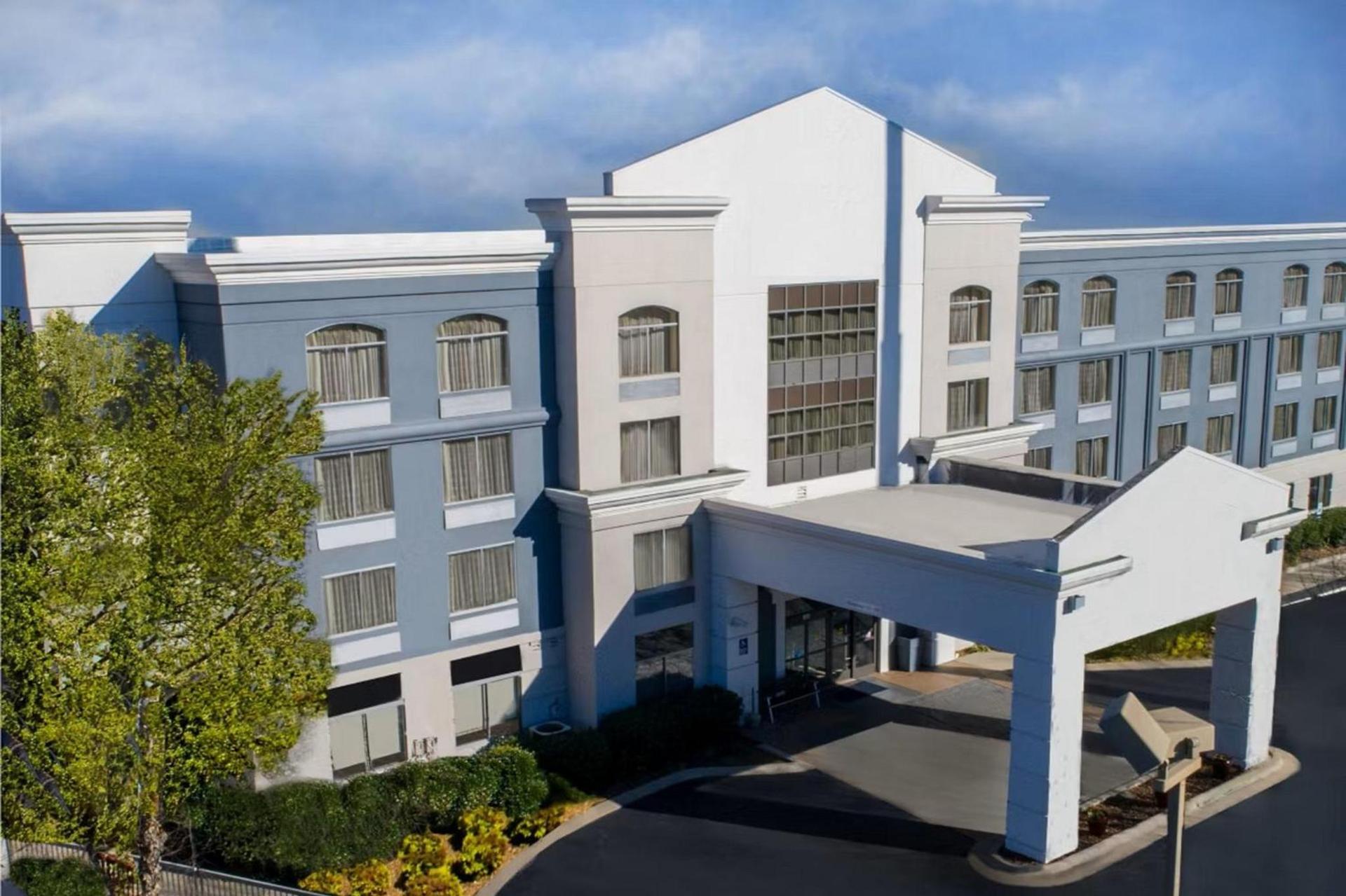 Garner Hotel Murfreesboro West by IHG photo 1