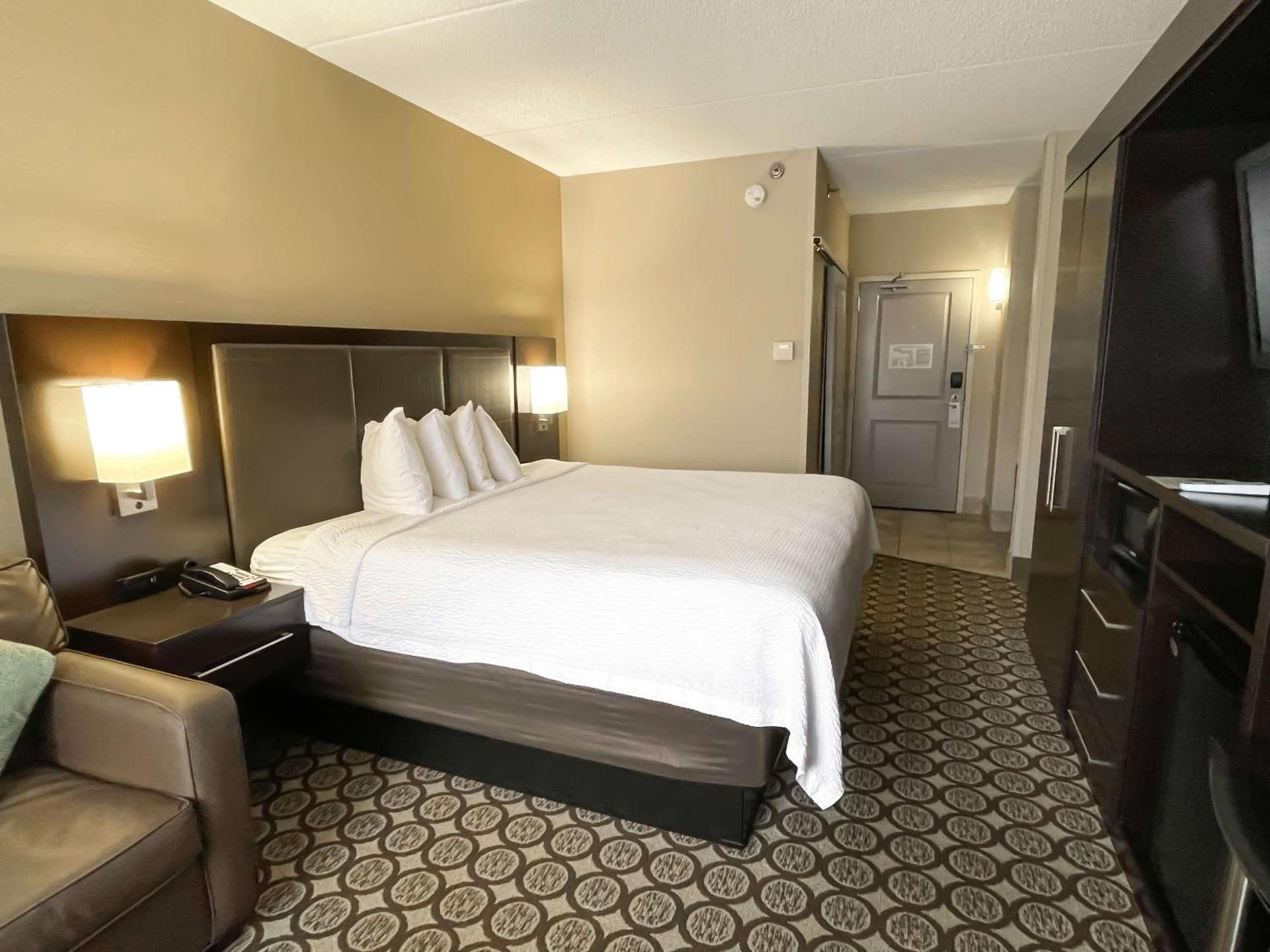 Best Western Plus InnTowner Madison photo 6