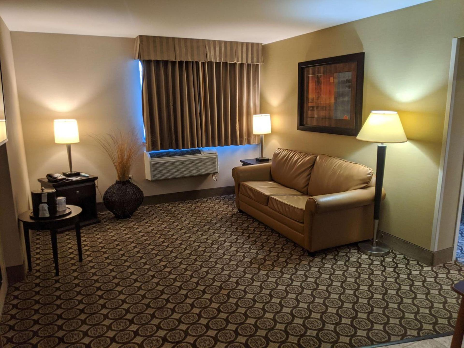 Best Western Plus InnTowner Madison photo 8