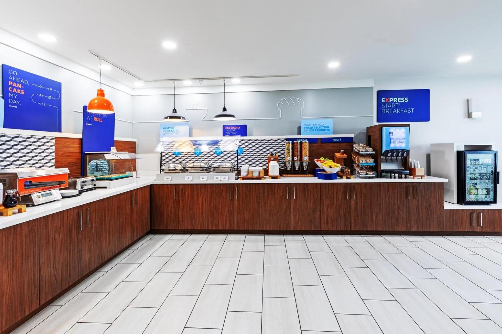 Holiday Inn Express Harvey-Marrero by IHG photo 43