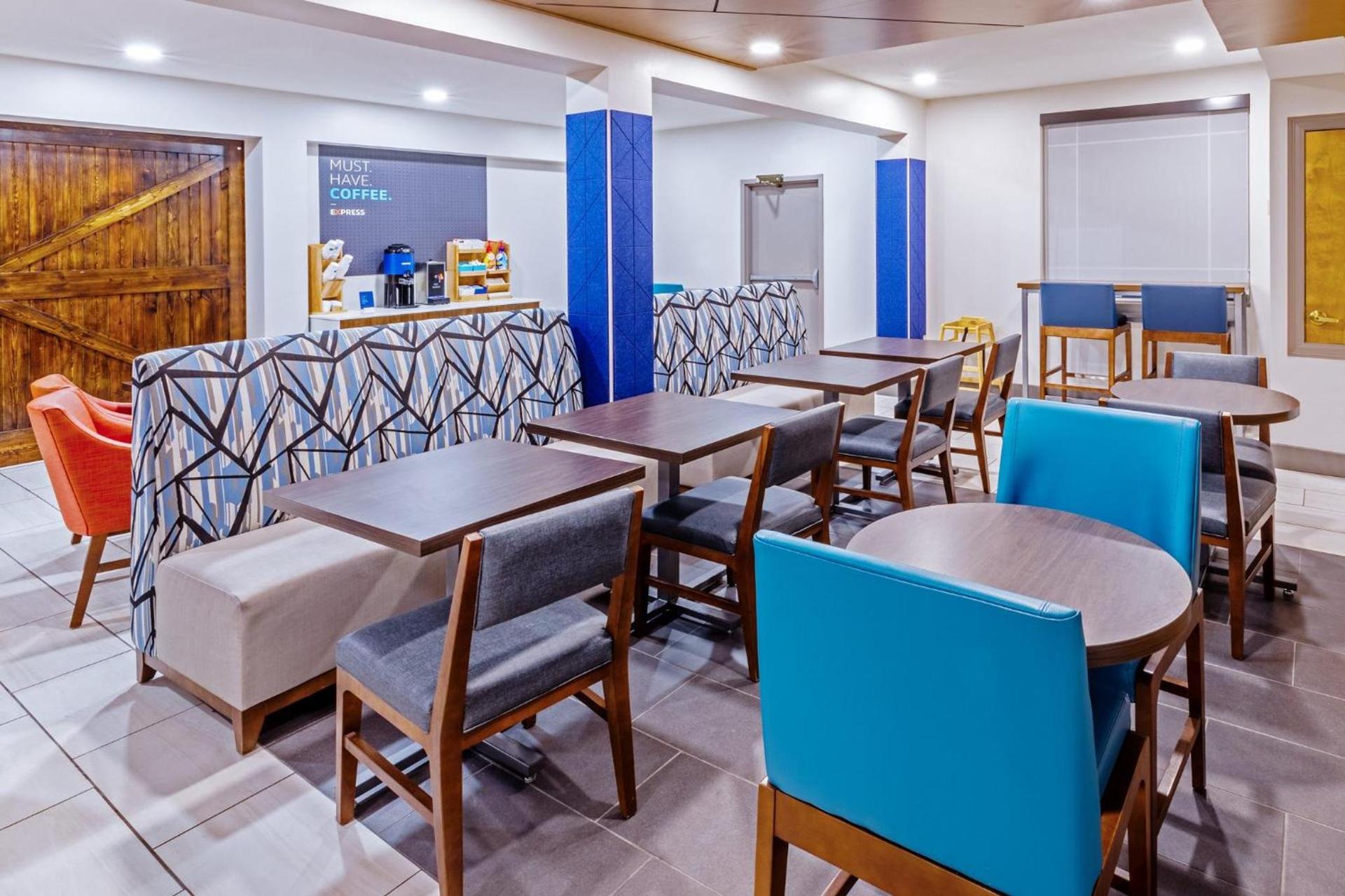 Holiday Inn Express Harvey-Marrero by IHG photo 34