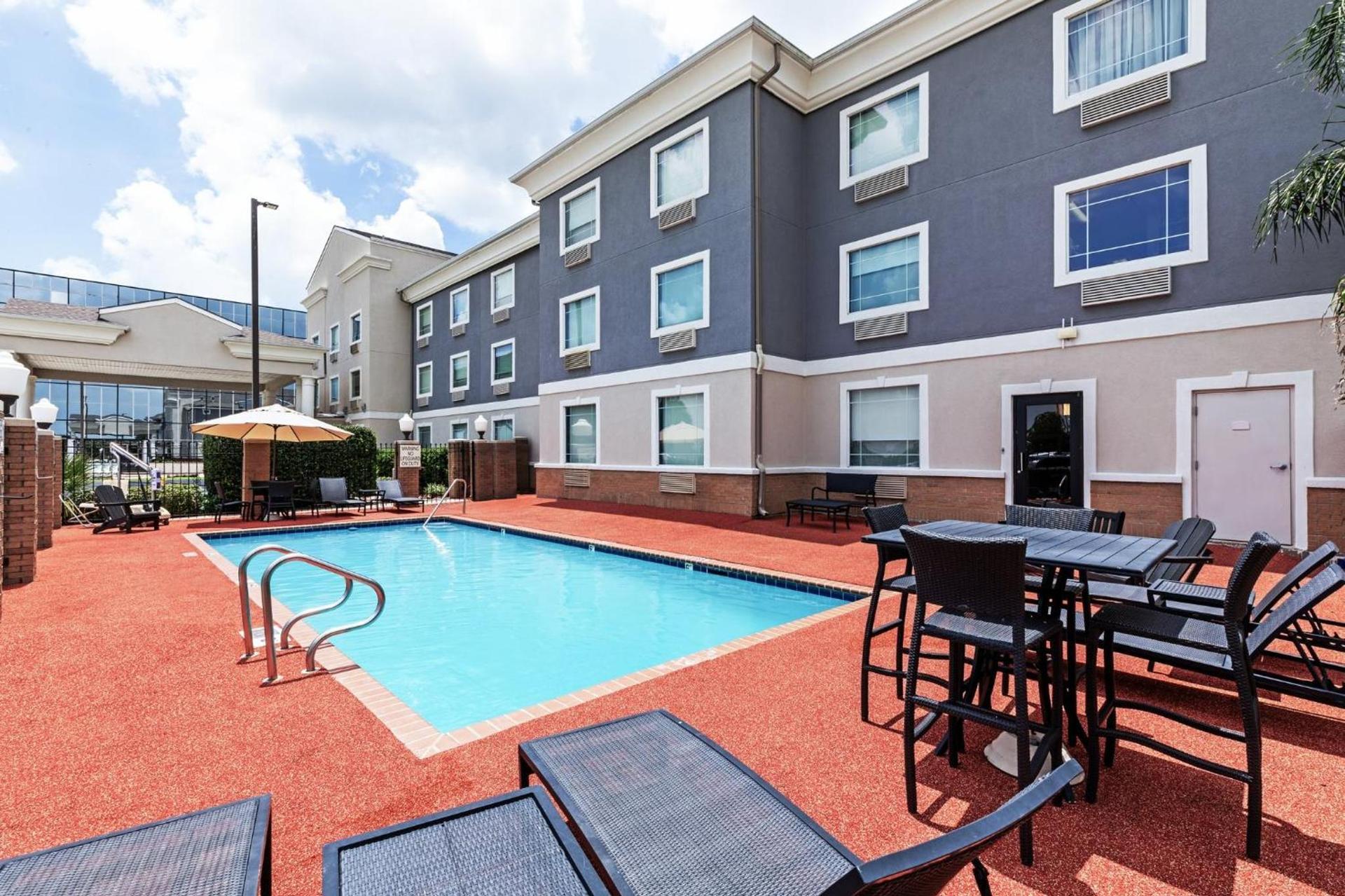 Holiday Inn Express Harvey-Marrero by IHG photo 3