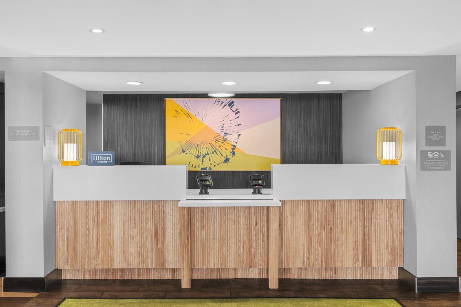 Spark by Hilton Bakersfield Central photo 2