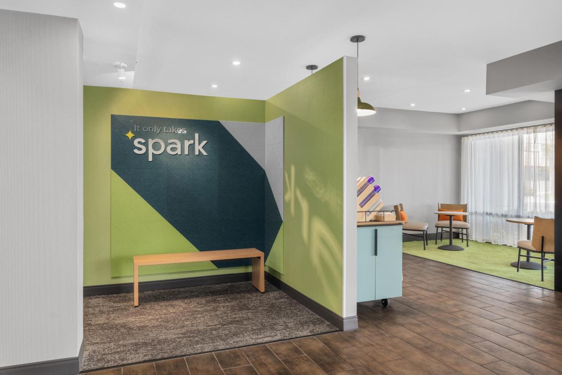 Spark by Hilton Bakersfield Central photo 3