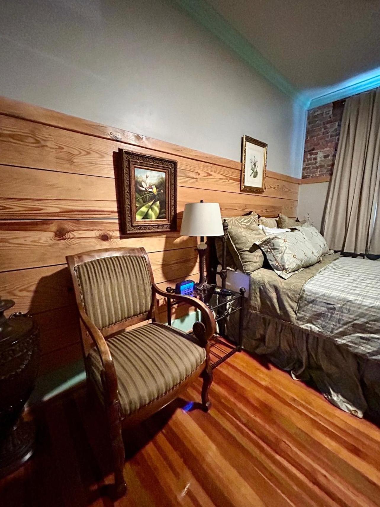 Chipley's Squareview Inn photo 22