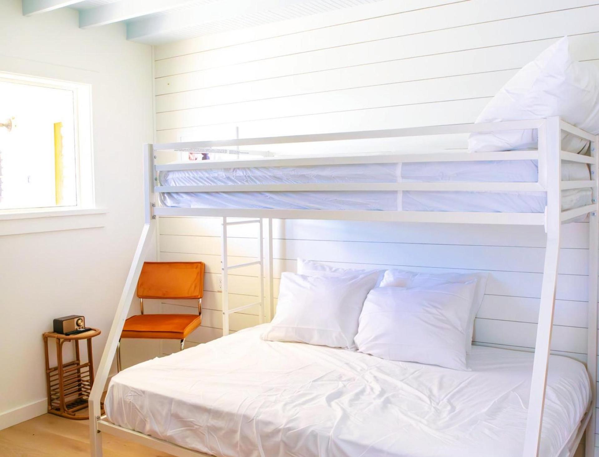 Driftwood Motel photo 12