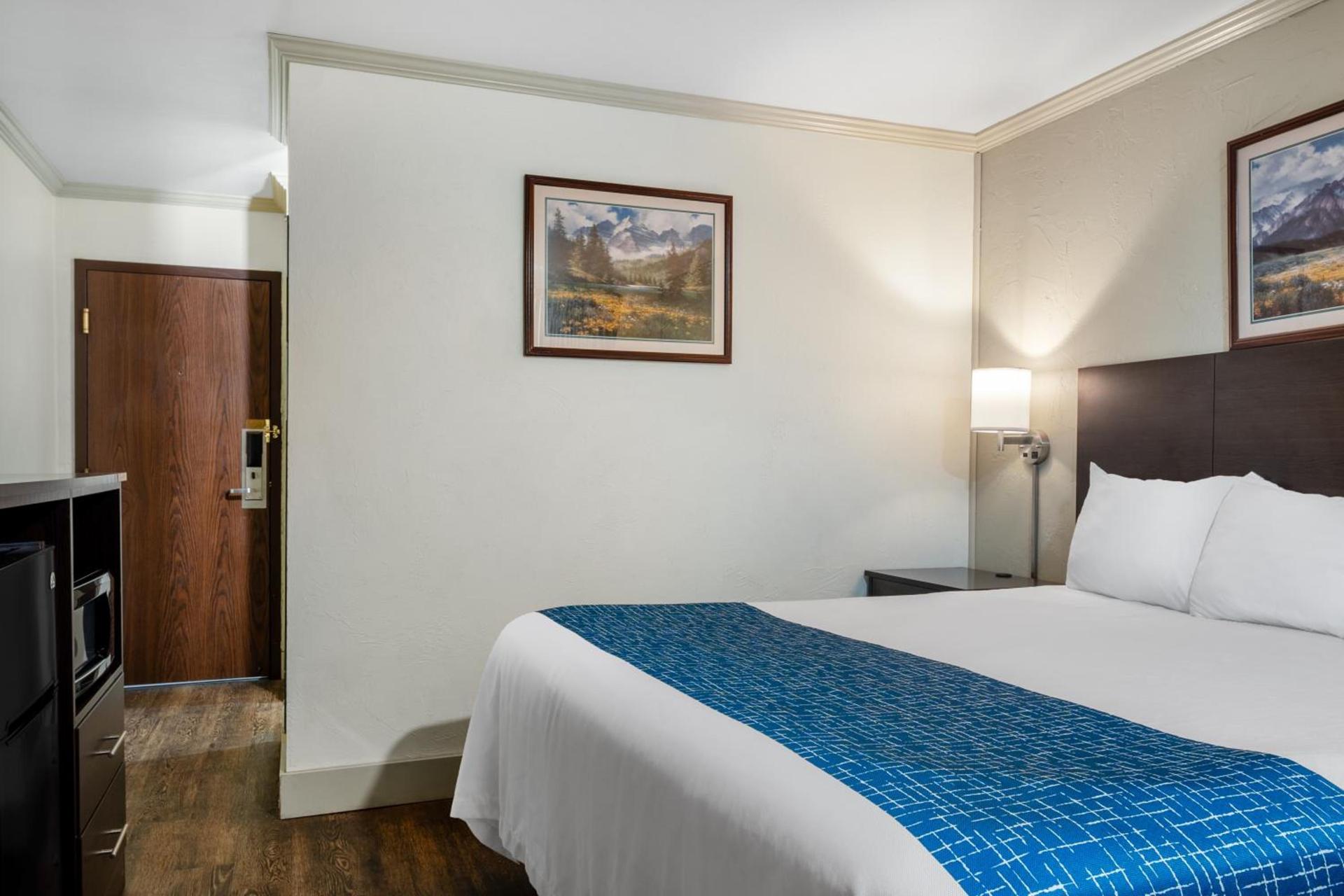 Travelodge by Wyndham Livingston photo 67