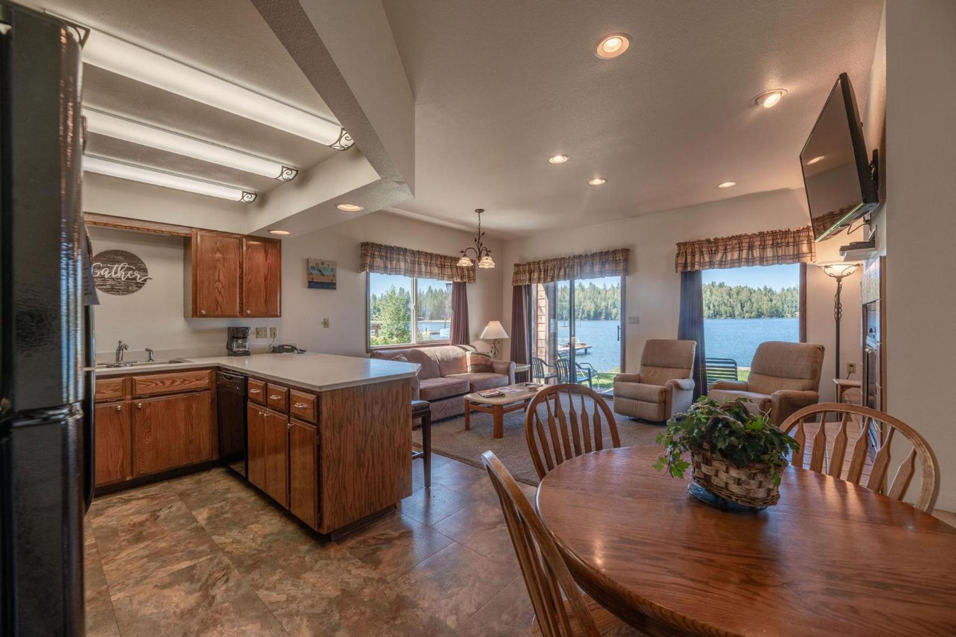 Pend Oreille Shores Resort photo 8
