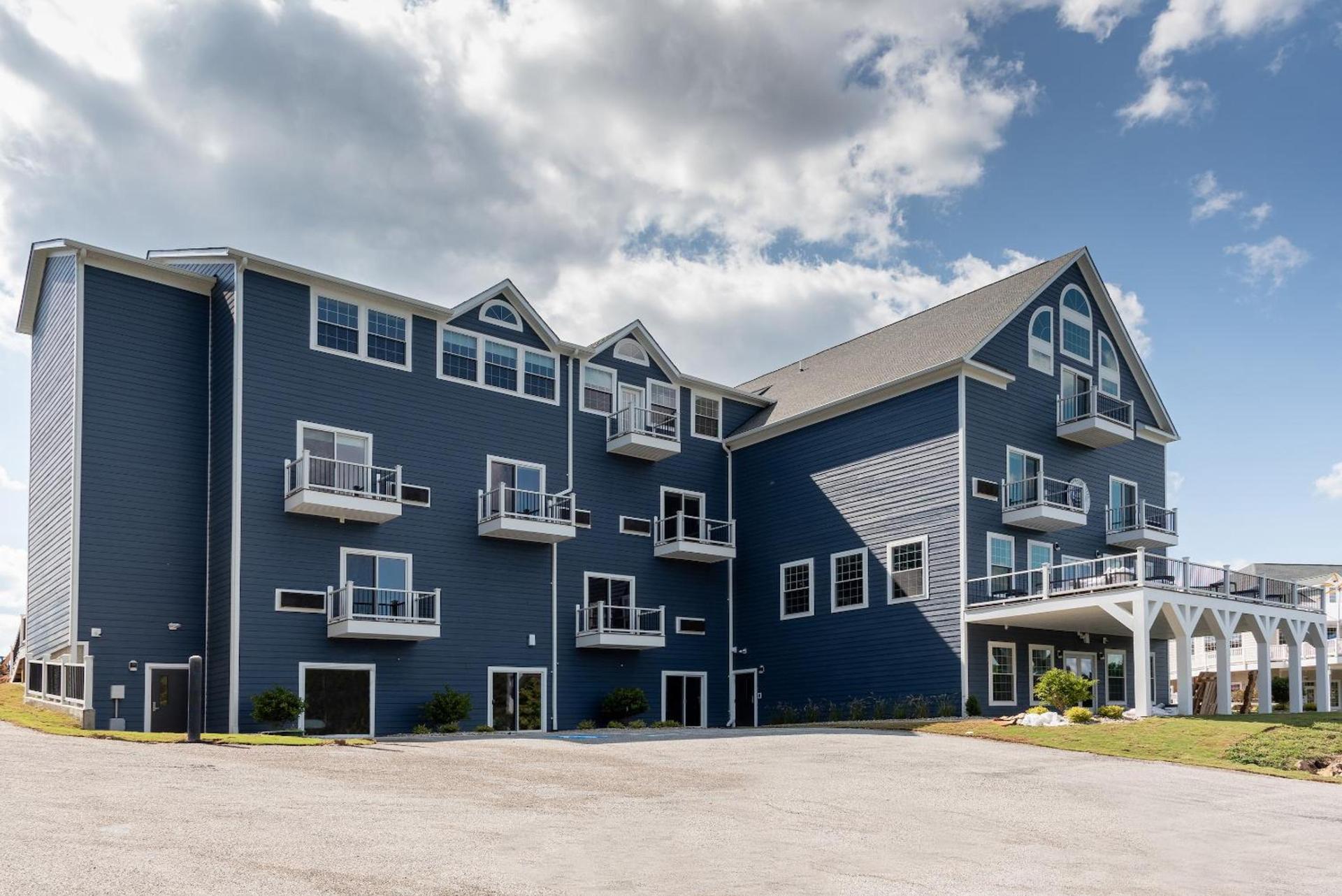 Boardwalk Hotel On Lake Anna By Kasa photo 1