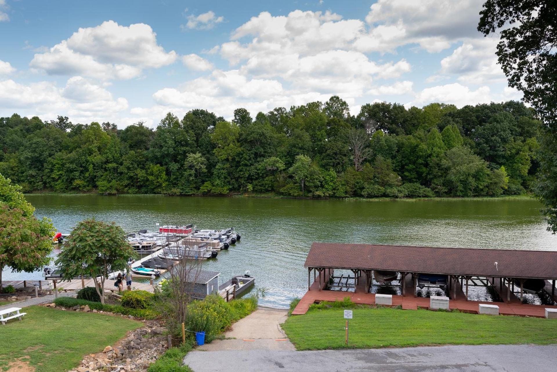 Boardwalk Hotel On Lake Anna By Kasa photo 35