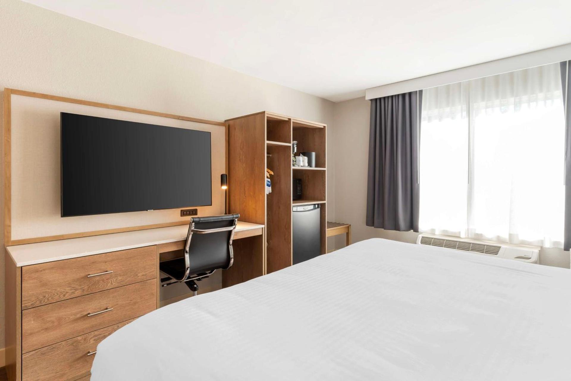 Best Western Plus Rancho Cordova Inn photo 12