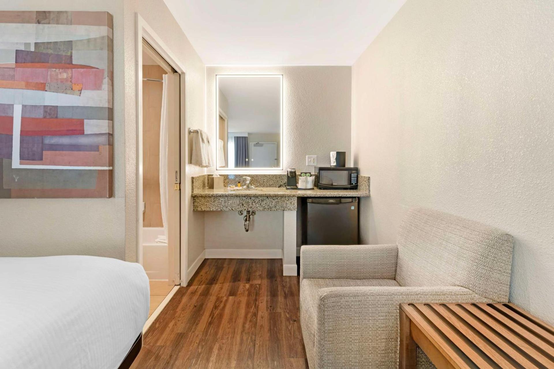 Best Western Plus Rancho Cordova Inn photo 15