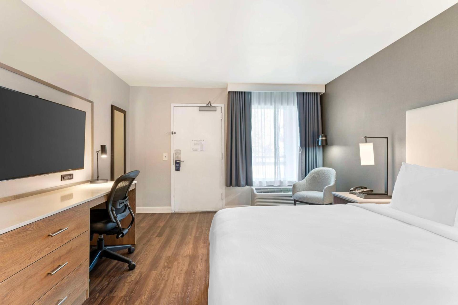 Best Western Plus Rancho Cordova Inn photo 30