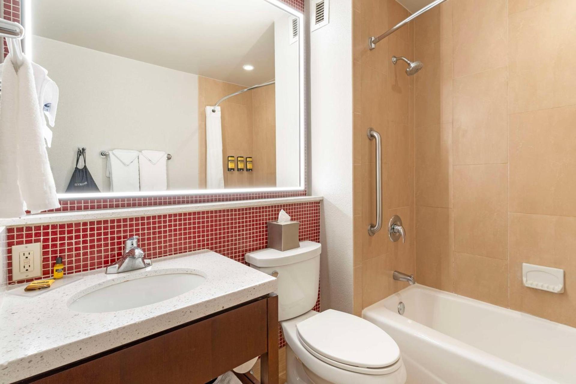 Best Western Plus Rancho Cordova Inn photo 39