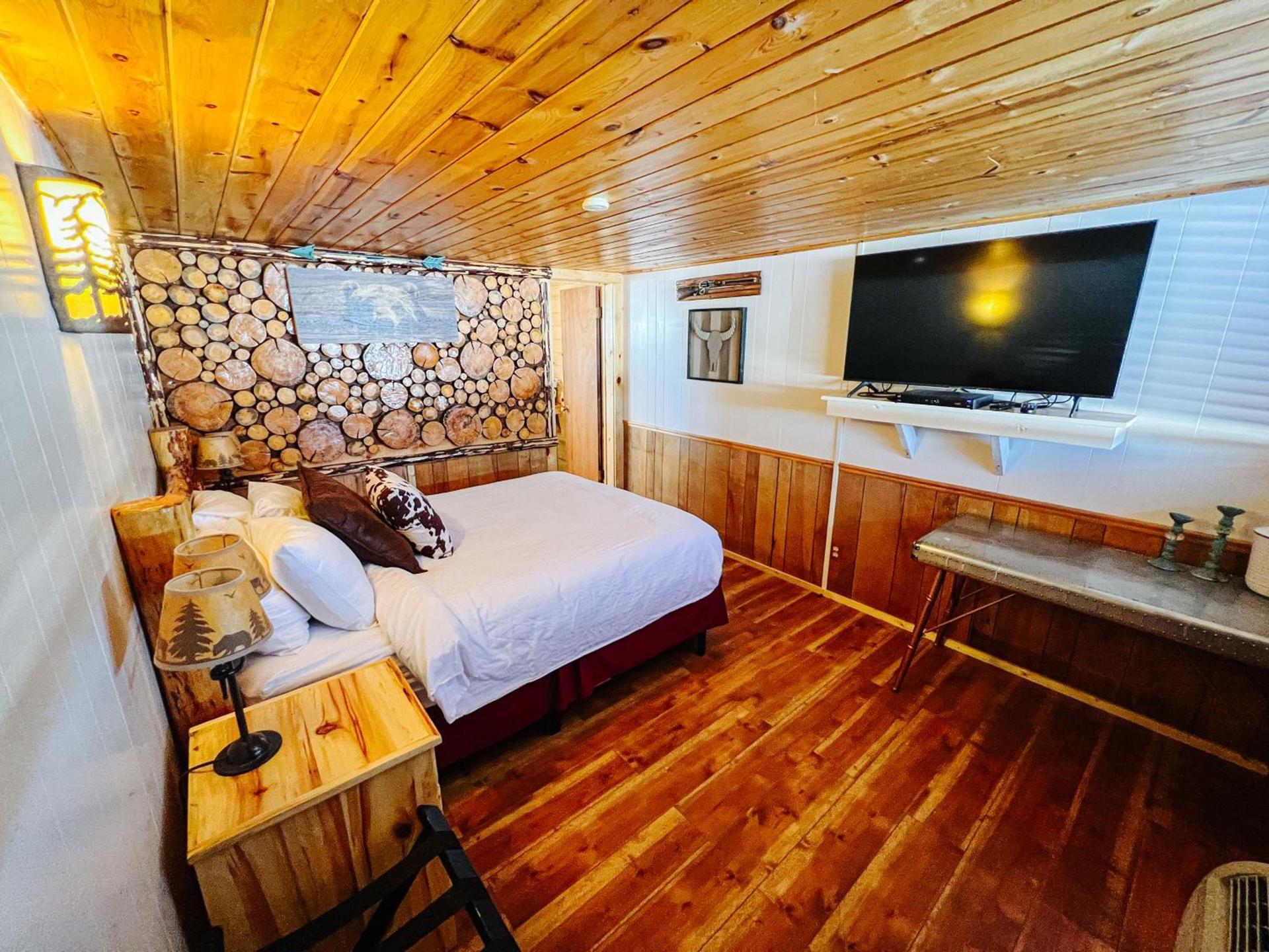 River Lodge photo 22
