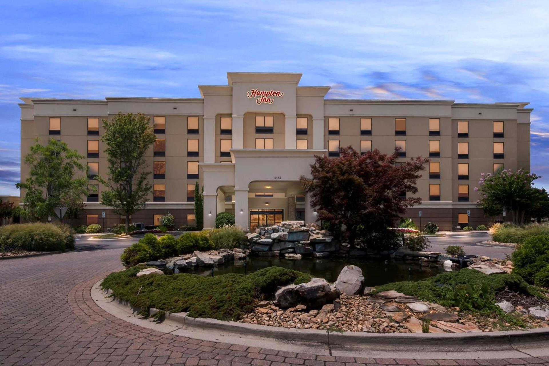 Hampton Inn Chattanooga-North photo 2