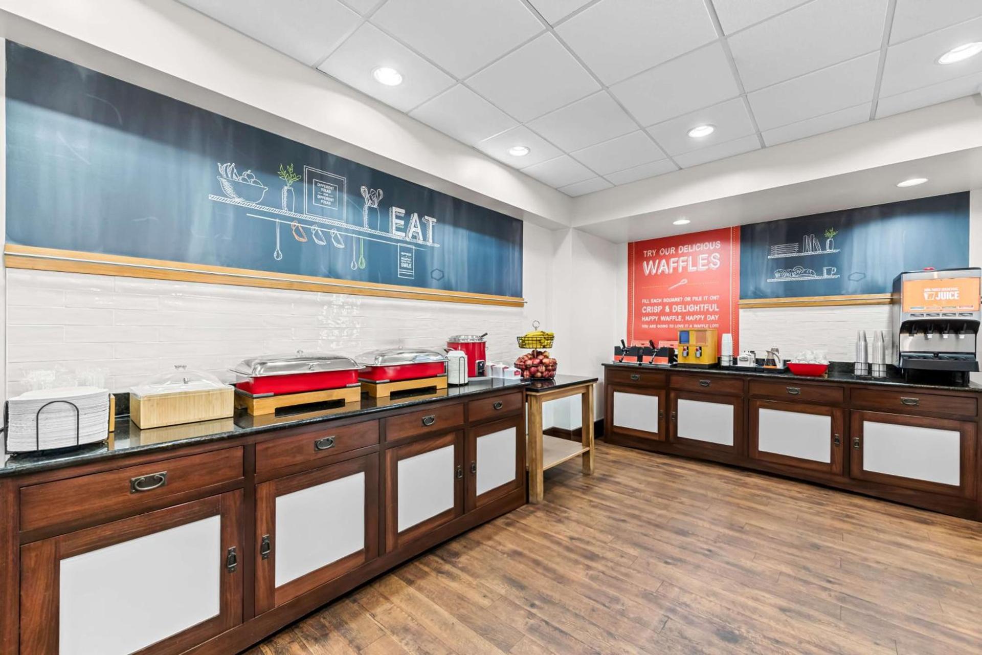 Hampton Inn Chattanooga-North photo 14