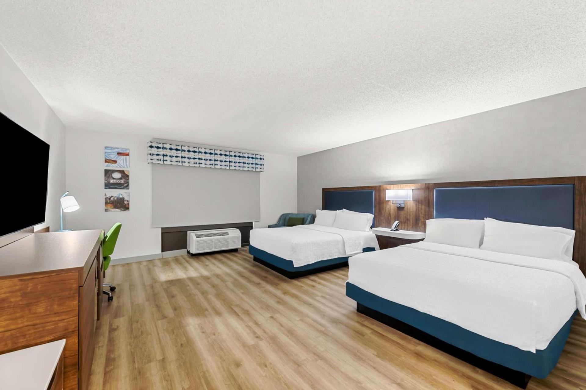 Hampton Inn Chattanooga-North photo 17