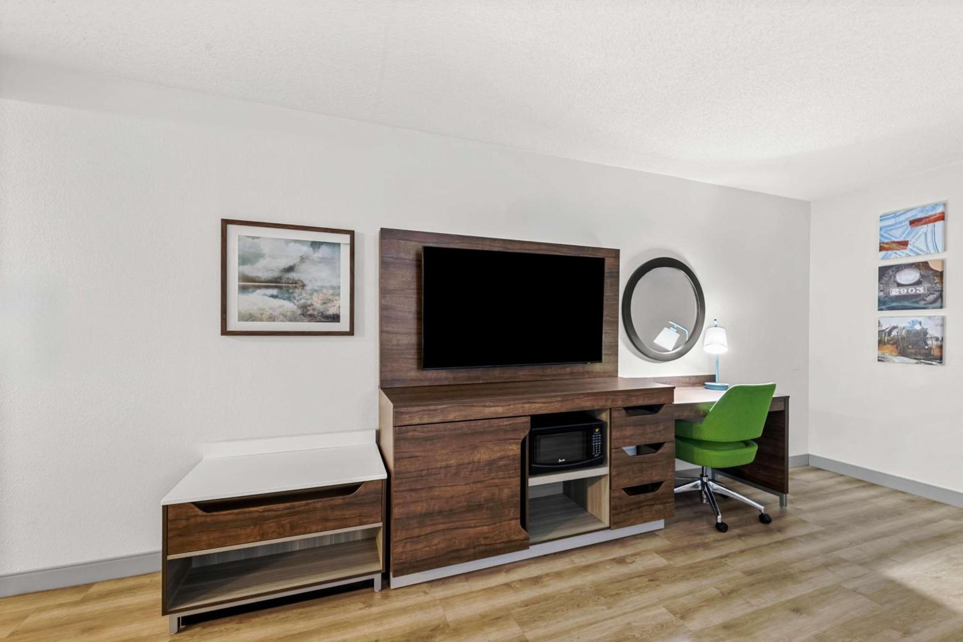 Hampton Inn Chattanooga-North photo 20