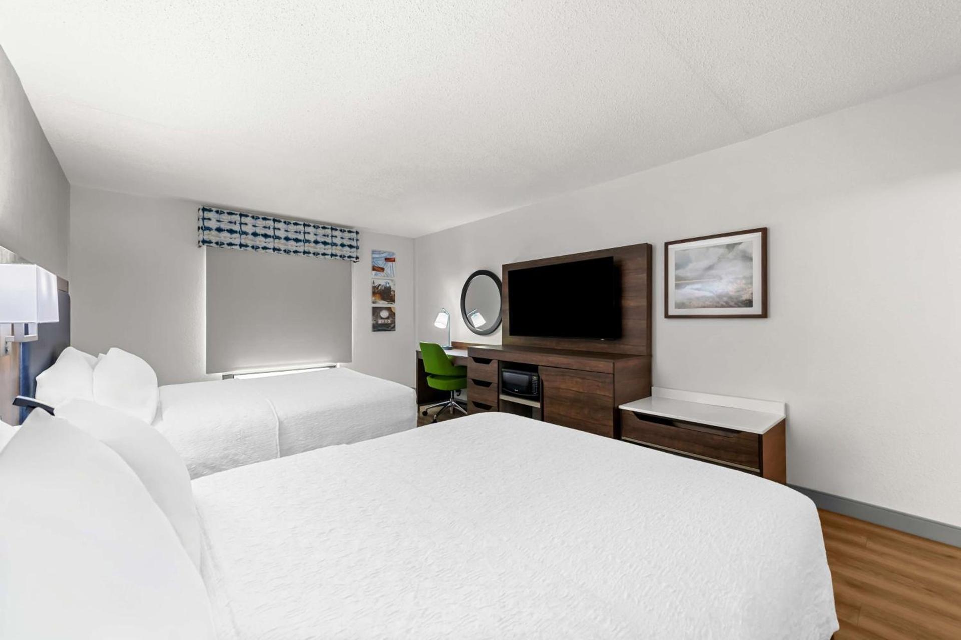 Hampton Inn Chattanooga-North photo 26