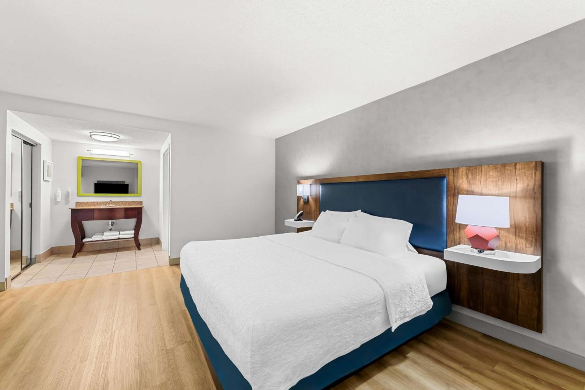 Hampton Inn Chattanooga-North photo 27