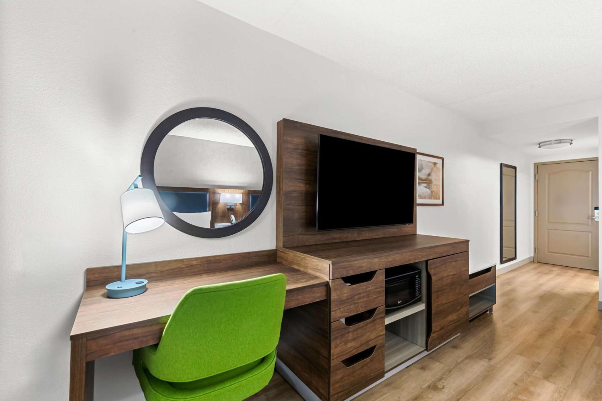 Hampton Inn Chattanooga-North photo 41