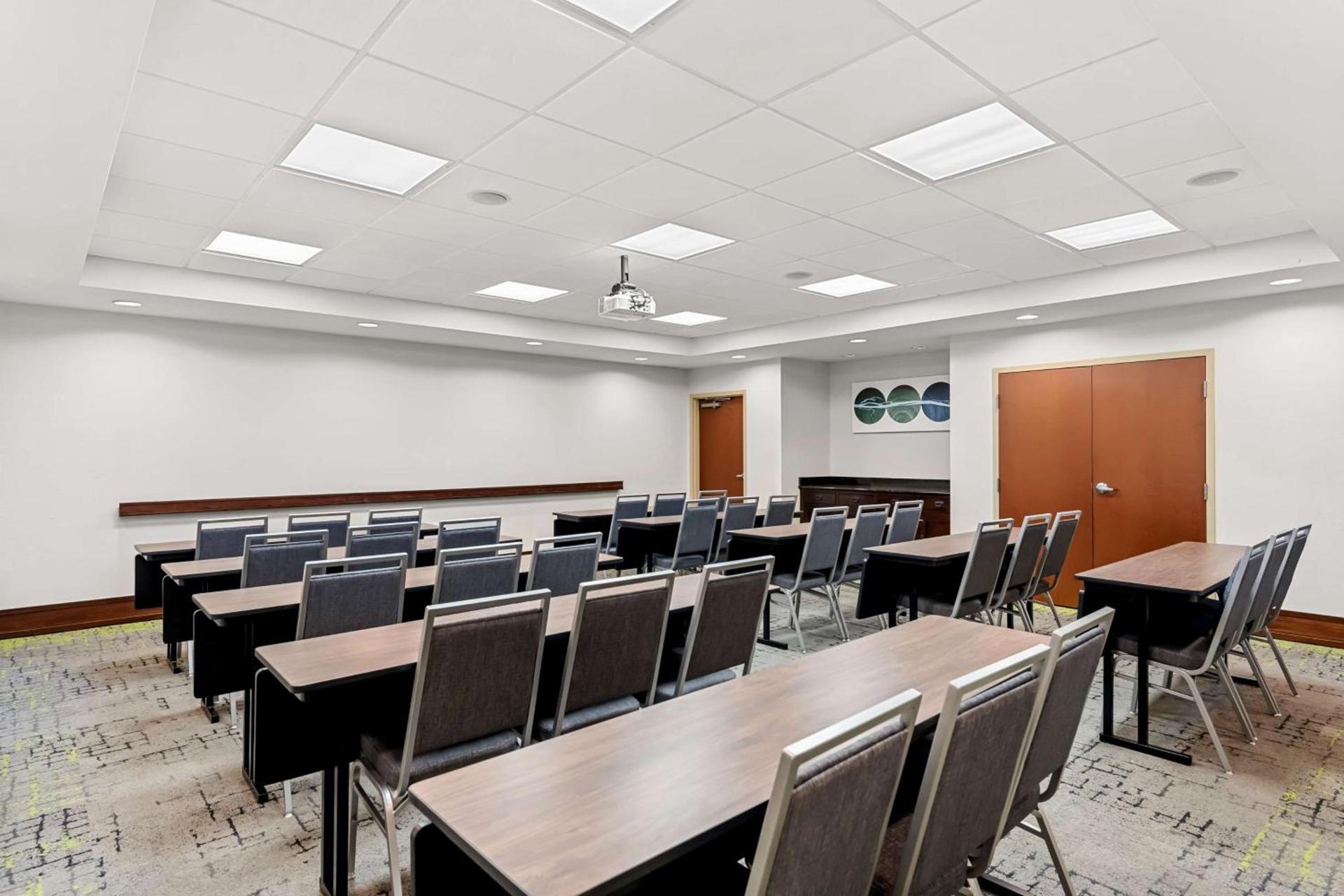 Hampton Inn Chattanooga-North photo 46