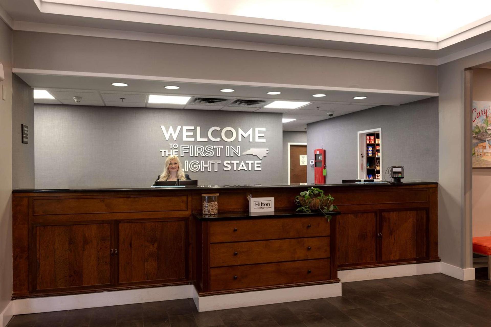 Hampton Inn & Suites Raleigh Cary Lenovo Center photo 11