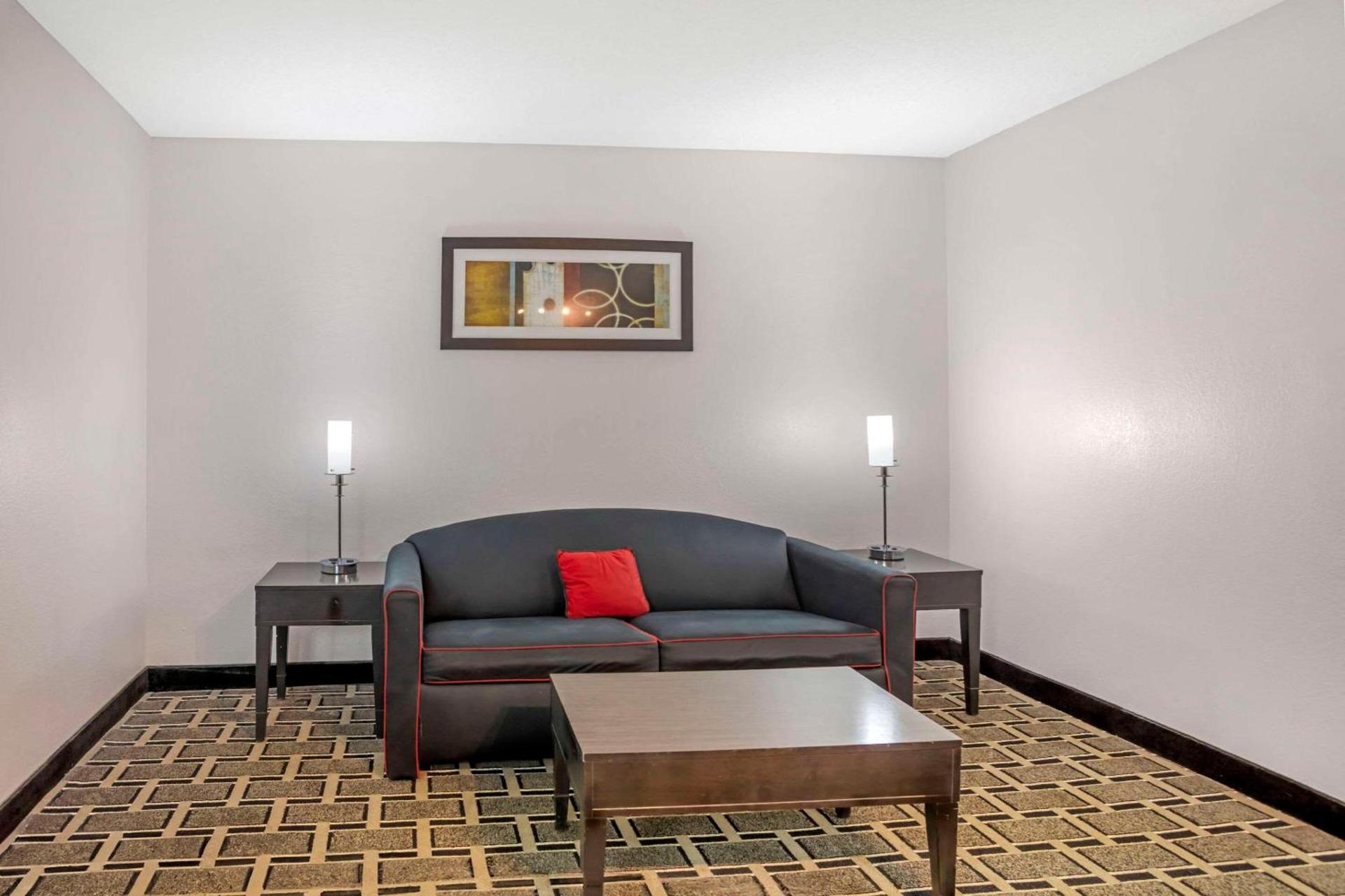 Comfort Suites Nashville Airport - BNA photo 36