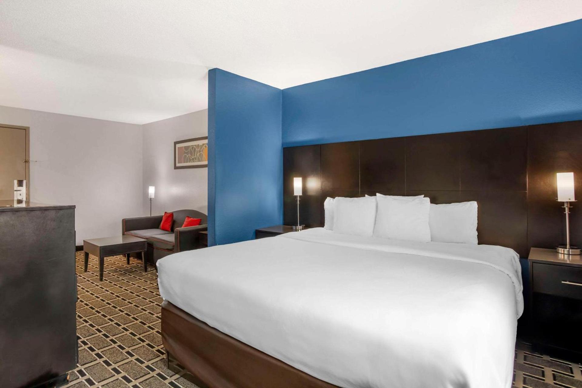 Comfort Suites Nashville Airport - BNA photo 7