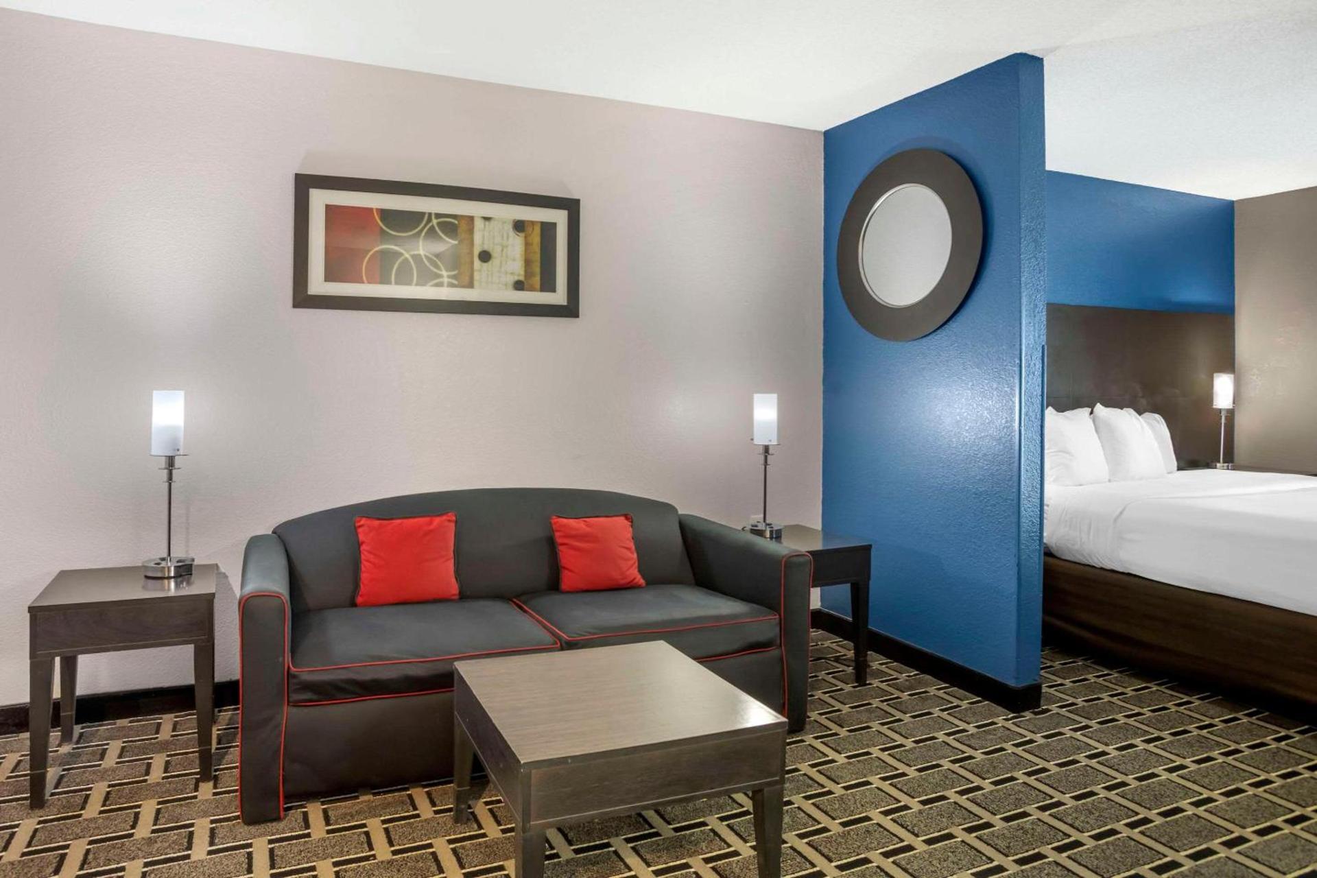 Comfort Suites Nashville Airport - BNA photo 12