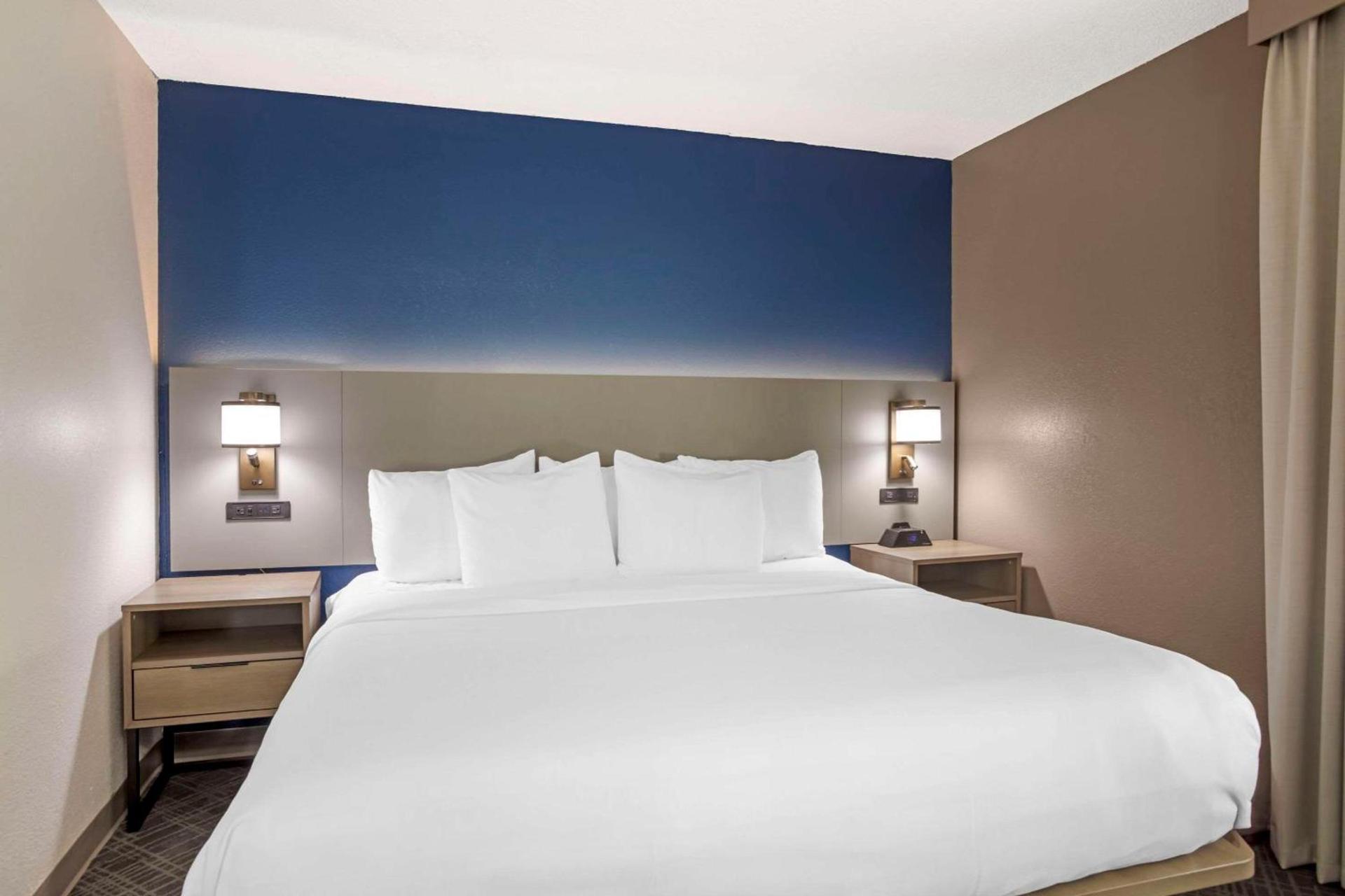 Comfort Suites Nashville Airport - BNA photo 14