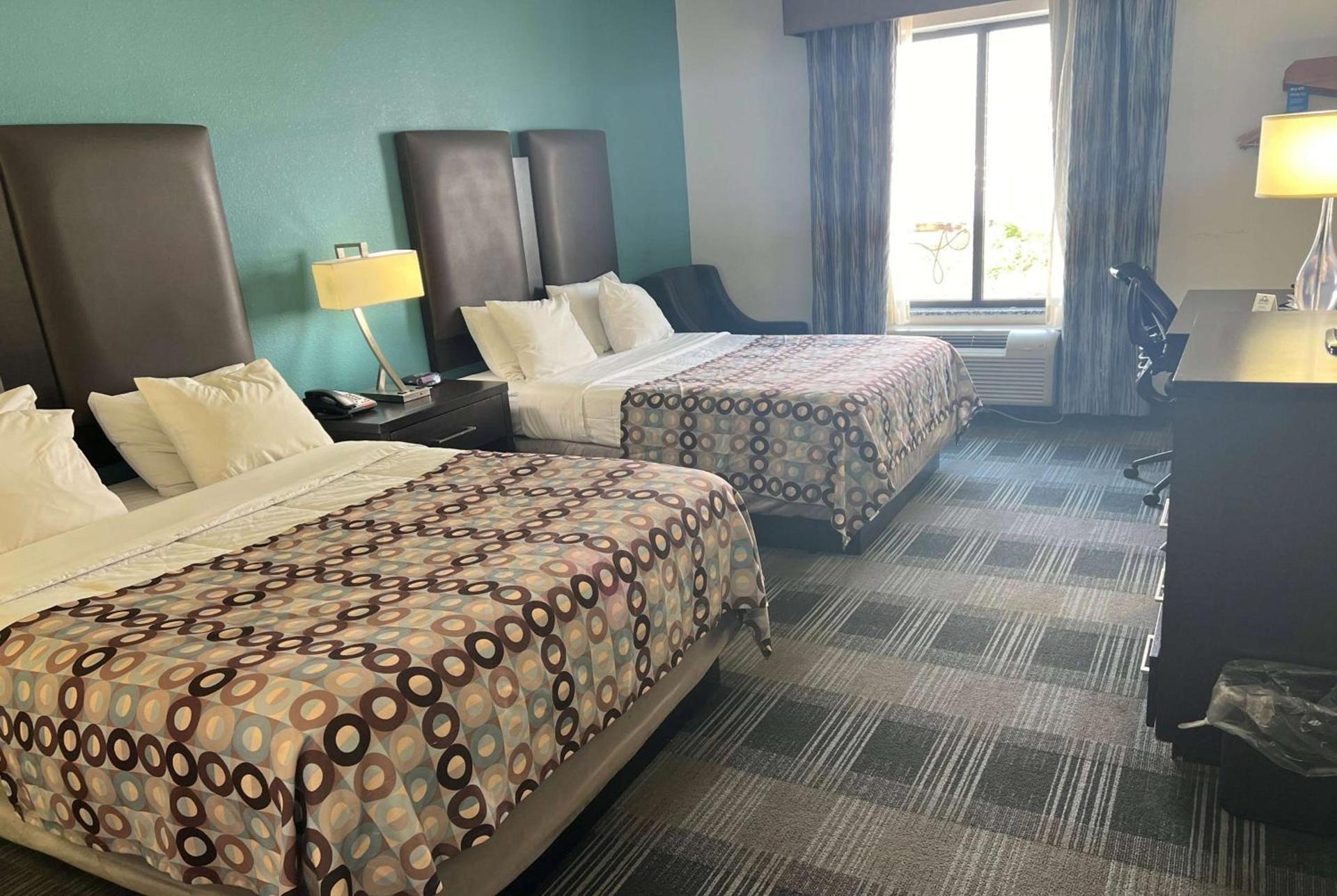 Days Inn by Wyndham Alva photo 3