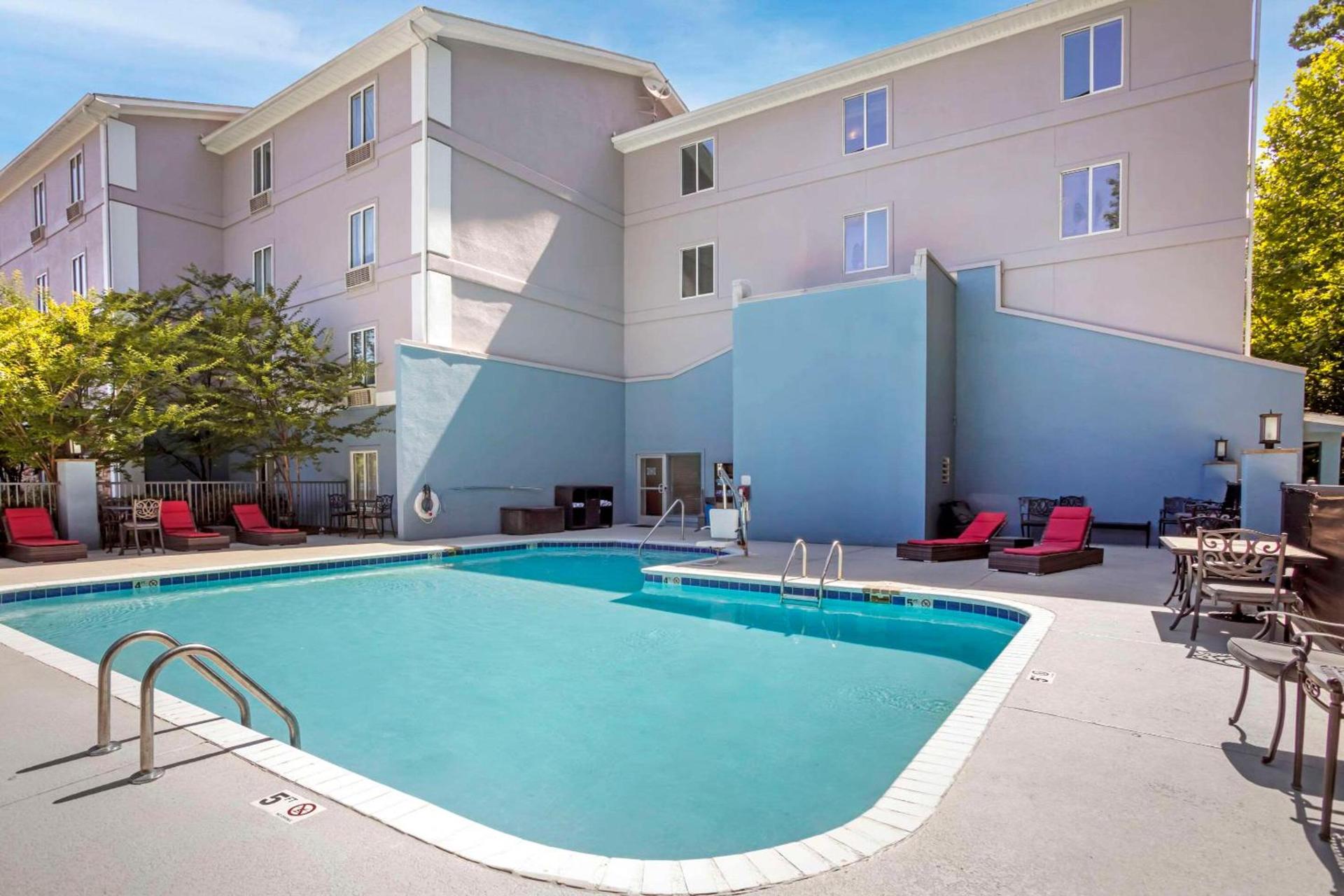 Comfort Suites Nashville Airport - BNA photo 24